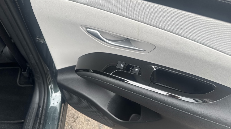 Hyundai TUCSON 1.6T Hybrid Ultimate 5dr Auto Hybrid Estate - Image 35
