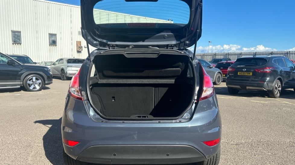 Ford Fiesta 1.0 EcoBoost Zetec 5dr Petrol Hatchback - Image 4