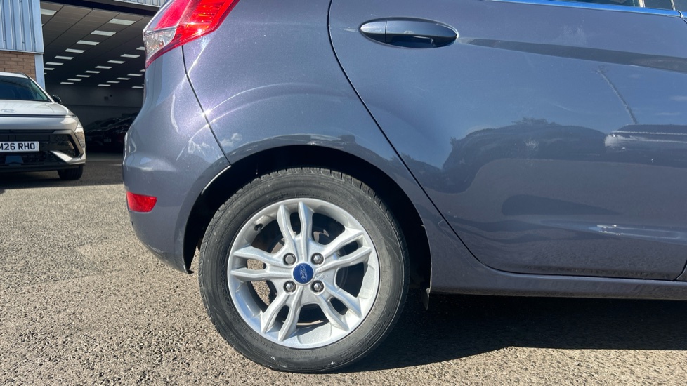 Ford Fiesta 1.0 EcoBoost Zetec 5dr Petrol Hatchback - Image 7