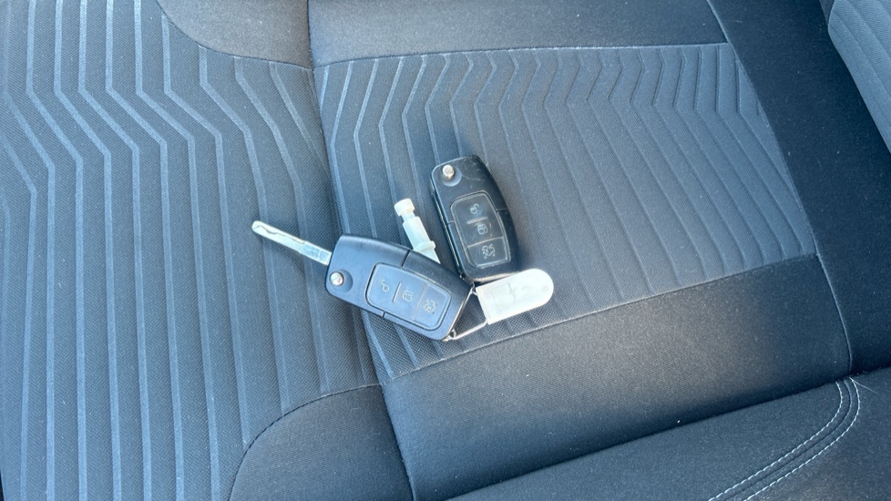 Ford Fiesta 1.0 EcoBoost Zetec 5dr Petrol Hatchback - Image 20