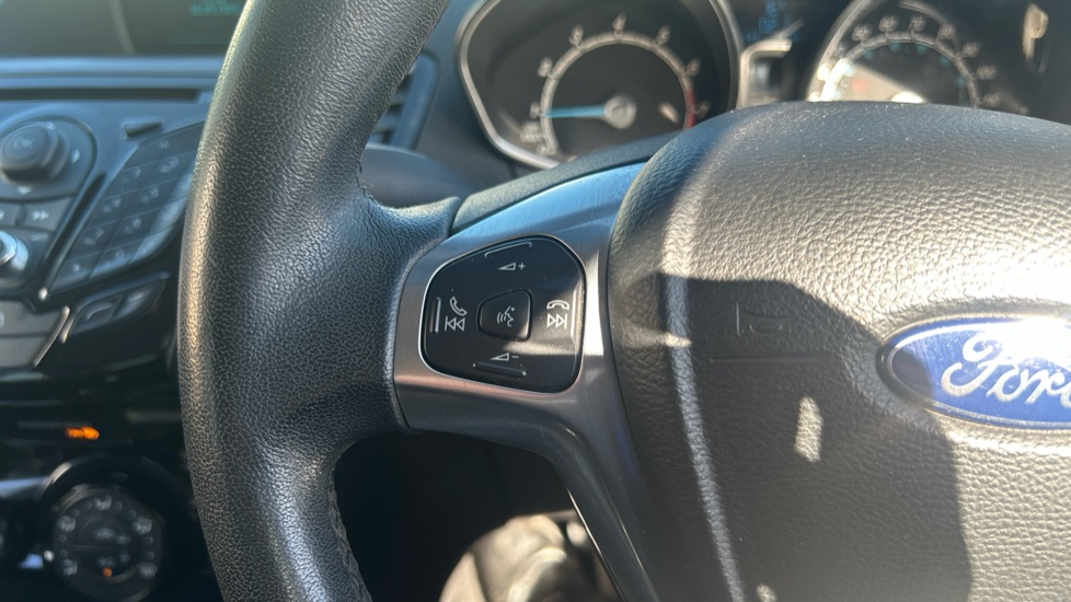 Ford Fiesta 1.0 EcoBoost Zetec 5dr Petrol Hatchback - Image 21