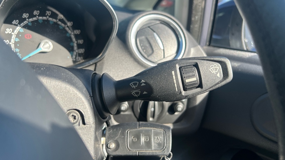 Ford Fiesta 1.0 EcoBoost Zetec 5dr Petrol Hatchback - Image 23