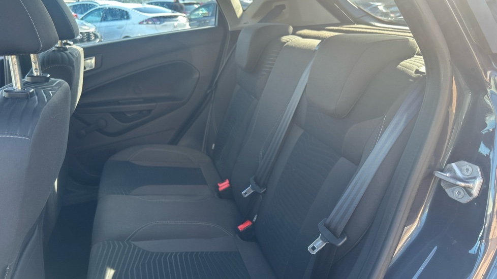Ford Fiesta 1.0 EcoBoost Zetec 5dr Petrol Hatchback - Image 36