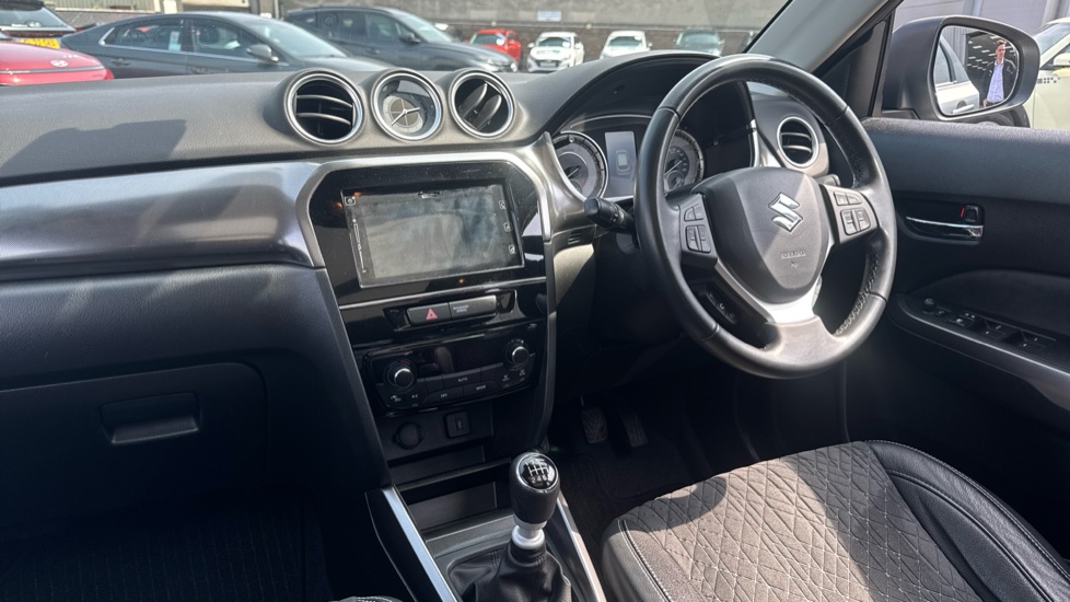 Suzuki Vitara 1.4 Boosterjet 48V Hybrid SZ5 ALLGRIP 5dr Petrol Estate - Image 9
