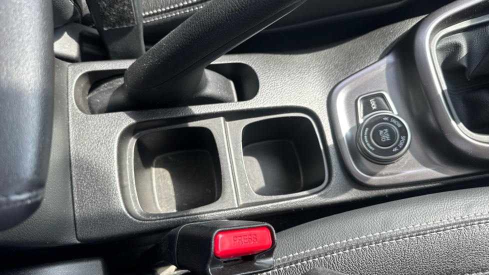 Suzuki Vitara 1.4 Boosterjet 48V Hybrid SZ5 ALLGRIP 5dr Petrol Estate - Image 35