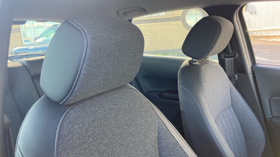 Honda Jazz 1.5 i-MMD Hybrid SR 5dr eCVT Hybrid Hatchback - Image 32