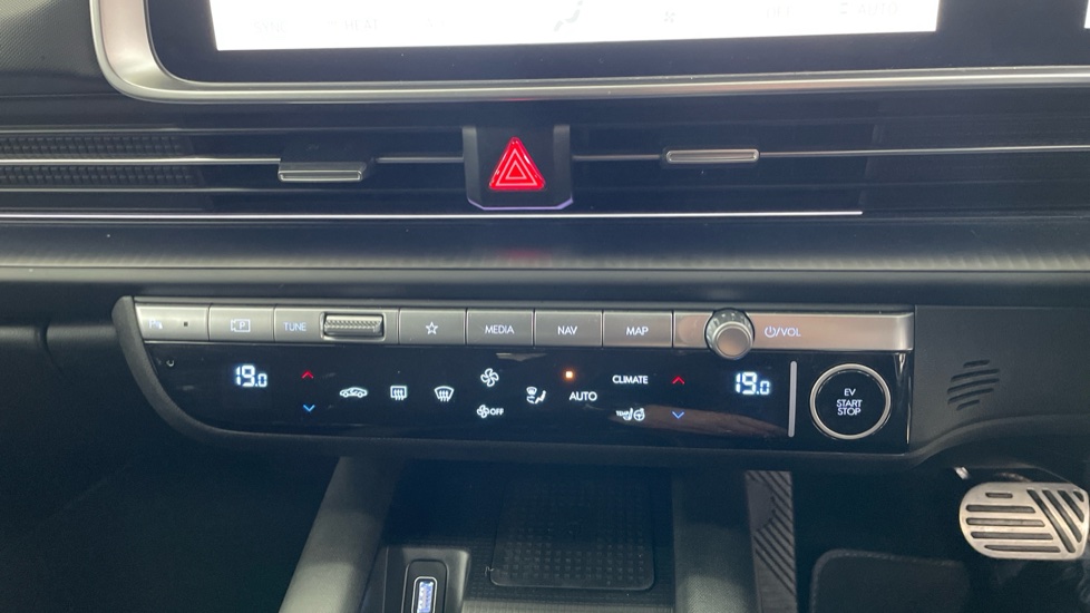 Hyundai IONIQ 6 168kW Premium 77kWh 4dr Auto Electric Saloon - Image 28