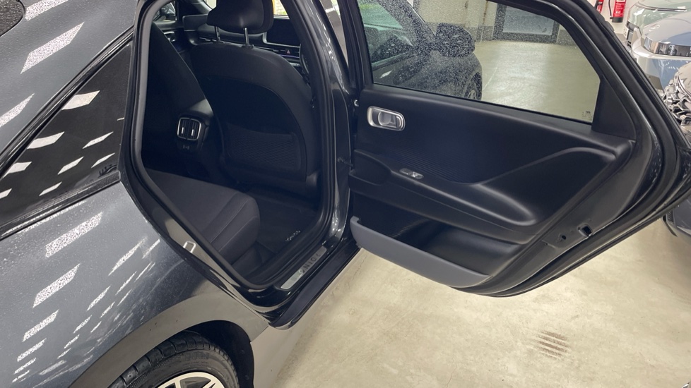 Hyundai IONIQ 6 168kW Premium 77kWh 4dr Auto Electric Saloon - Image 35