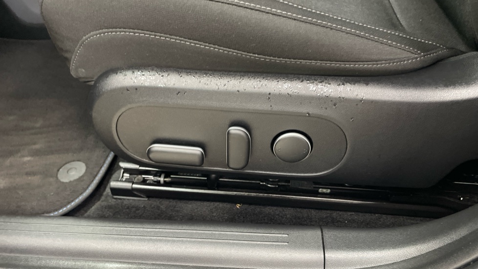 Hyundai IONIQ 6 168kW Premium 77kWh 4dr Auto Electric Saloon - Image 42