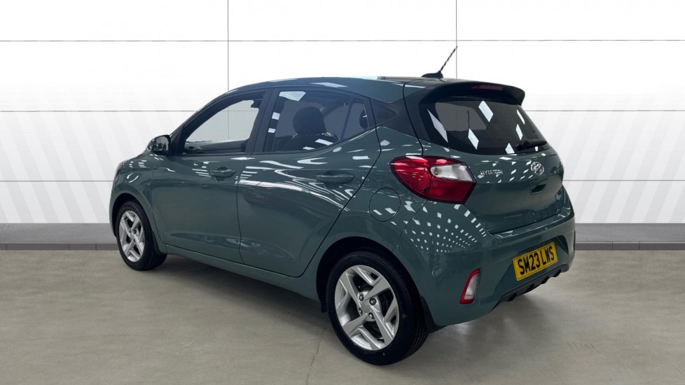 Hyundai i10 1.2 MPi SE Connect 5dr Petrol Hatchback - Image 2