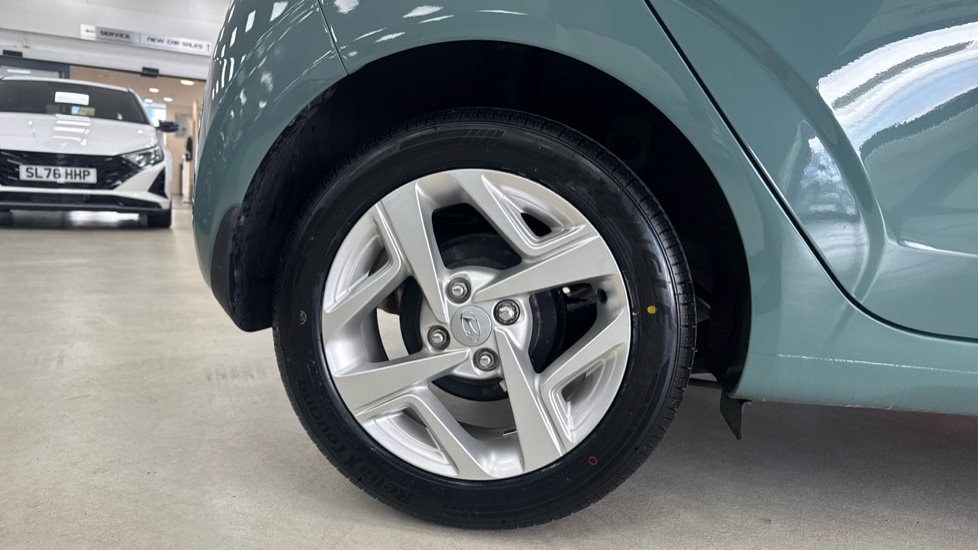 Hyundai i10 1.2 MPi SE Connect 5dr Petrol Hatchback - Image 7