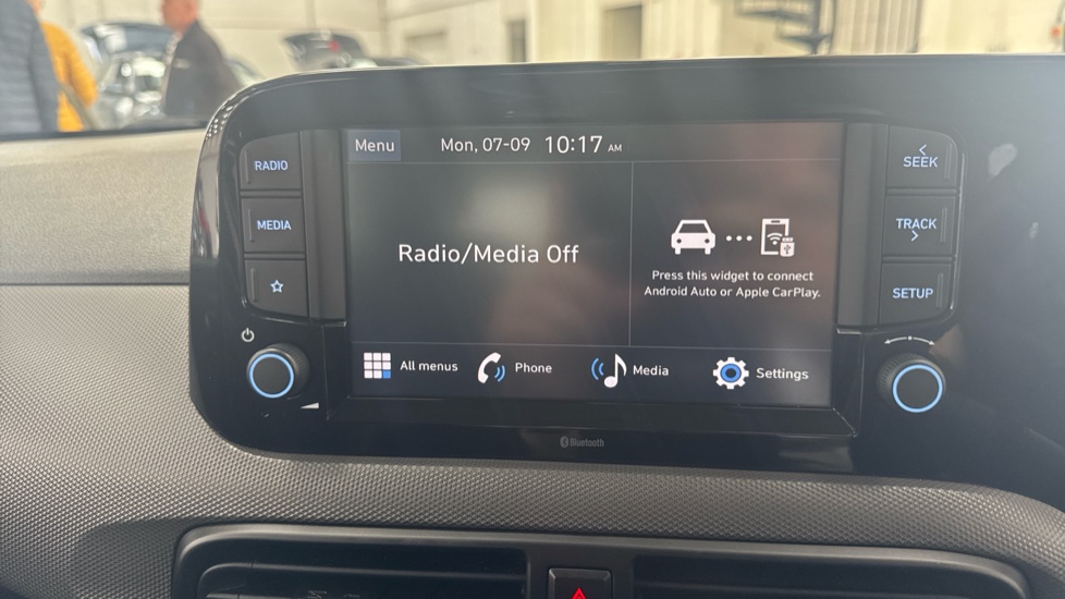 Hyundai i10 1.2 MPi SE Connect 5dr Petrol Hatchback - Image 12