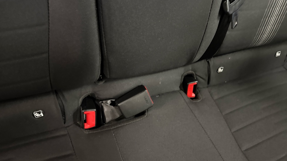 Hyundai i10 1.2 MPi SE Connect 5dr Petrol Hatchback - Image 17