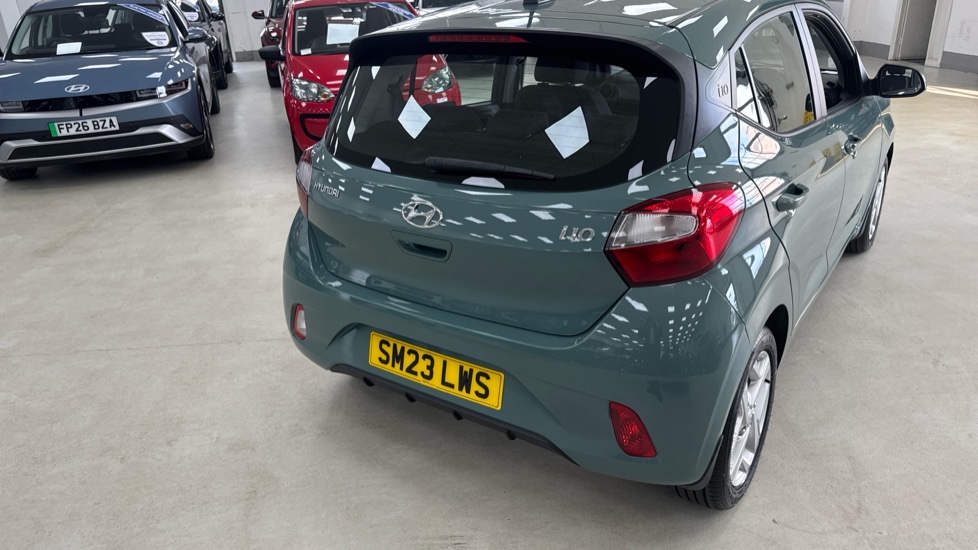 Hyundai i10 1.2 MPi SE Connect 5dr Petrol Hatchback - Image 22