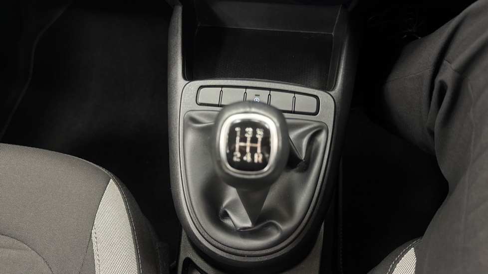 Hyundai i10 1.2 MPi SE Connect 5dr Petrol Hatchback - Image 27