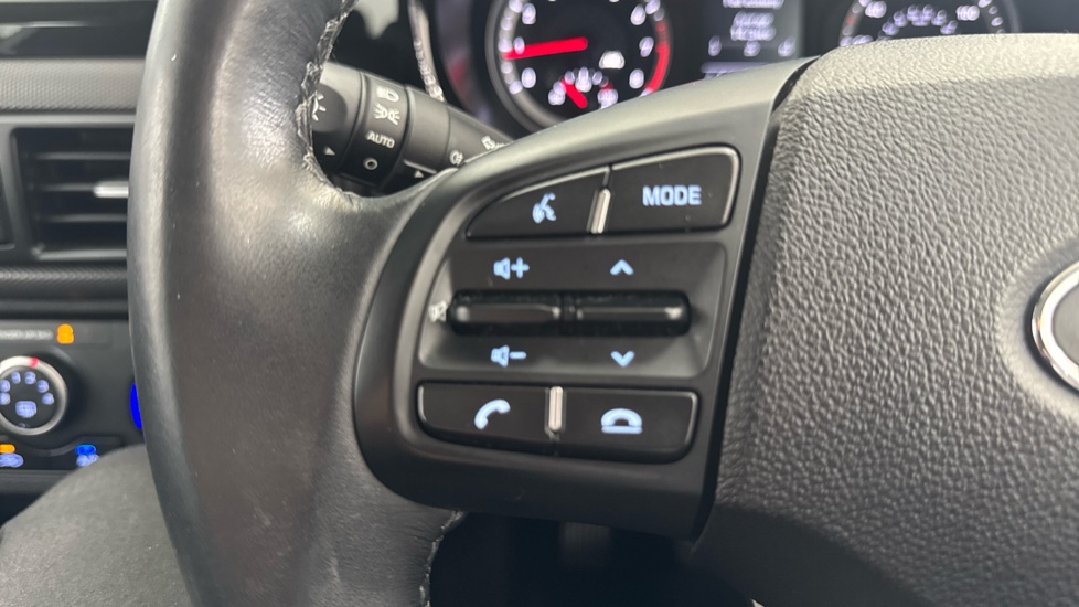 Hyundai i10 1.2 MPi SE Connect 5dr Petrol Hatchback - Image 29