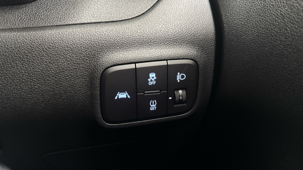 Hyundai i10 1.2 MPi SE Connect 5dr Petrol Hatchback - Image 34