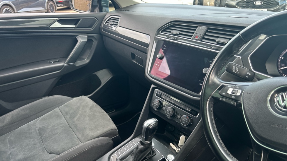 Volkswagen Tiguan Allspace 2.0 TDI 4Motion SEL 5dr DSG Diesel Estate - Image 14