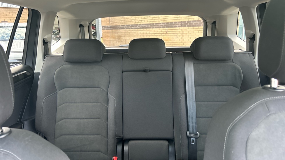 Volkswagen Tiguan Allspace 2.0 TDI 4Motion SEL 5dr DSG Diesel Estate - Image 15