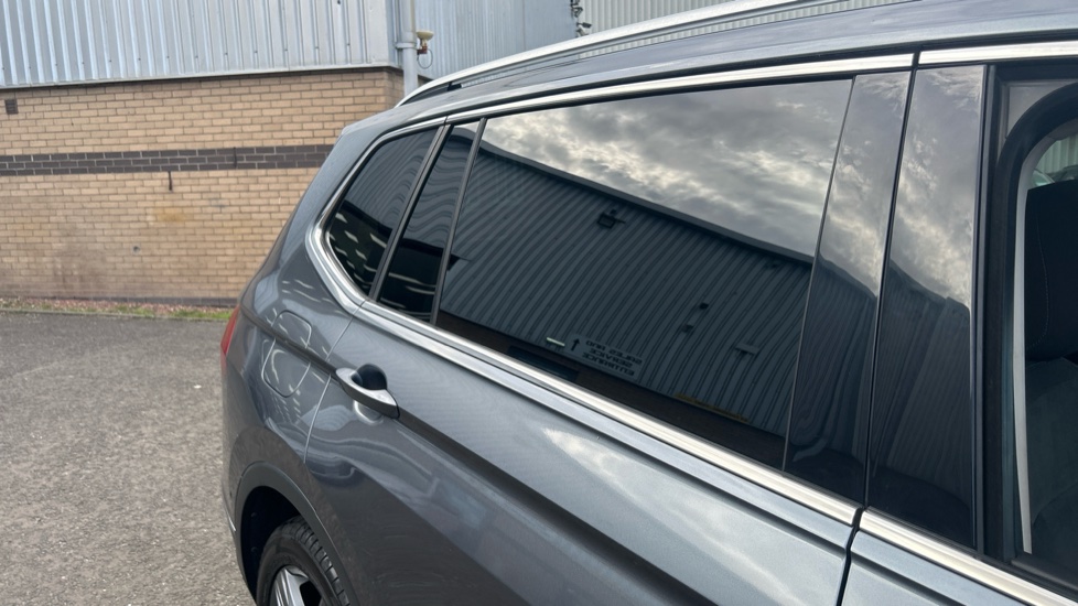Volkswagen Tiguan Allspace 2.0 TDI 4Motion SEL 5dr DSG Diesel Estate - Image 35