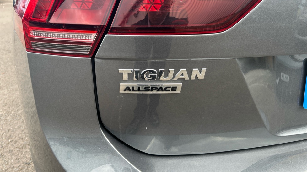 Volkswagen Tiguan Allspace 2.0 TDI 4Motion SEL 5dr DSG Diesel Estate - Image 38