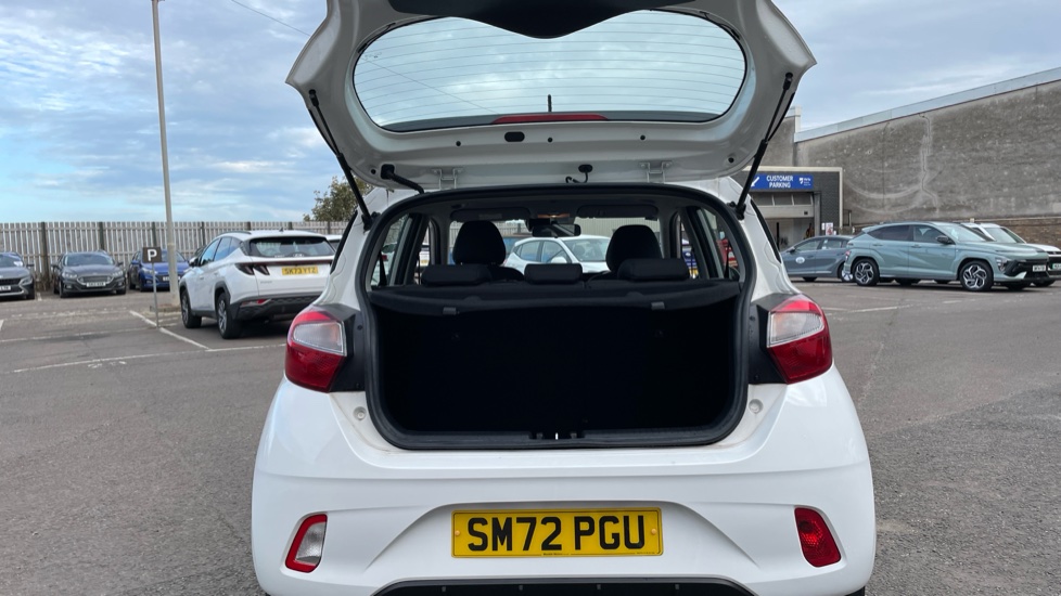 Hyundai i10 1.0 MPi SE Connect 5dr Petrol Hatchback - Image 4
