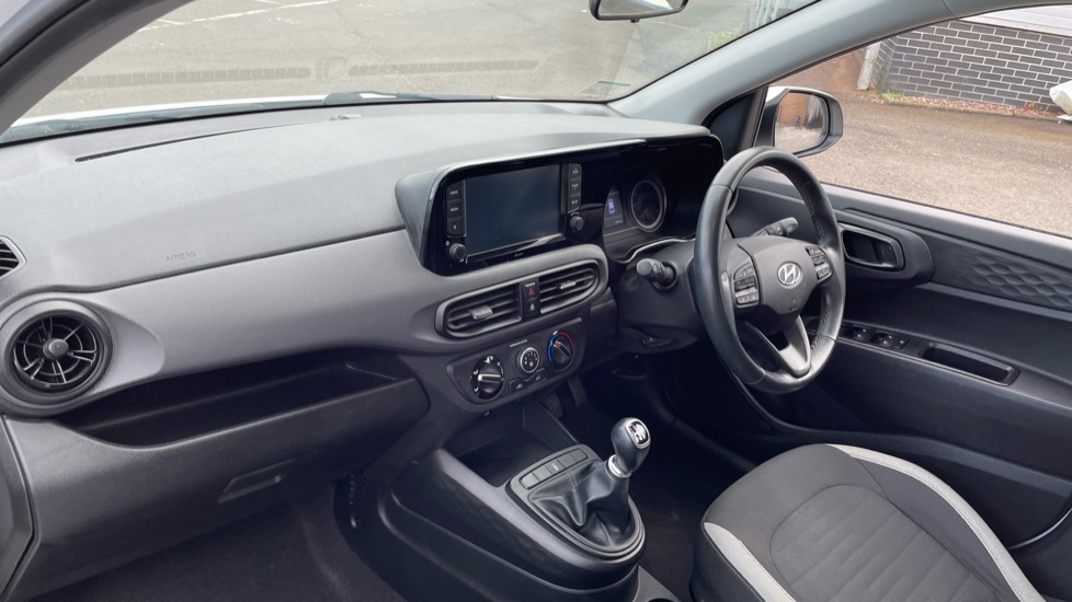 Hyundai i10 1.0 MPi SE Connect 5dr Petrol Hatchback - Image 9