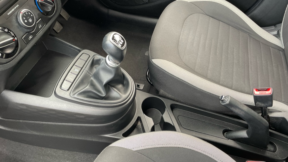 Hyundai i10 1.0 MPi SE Connect 5dr Petrol Hatchback - Image 13