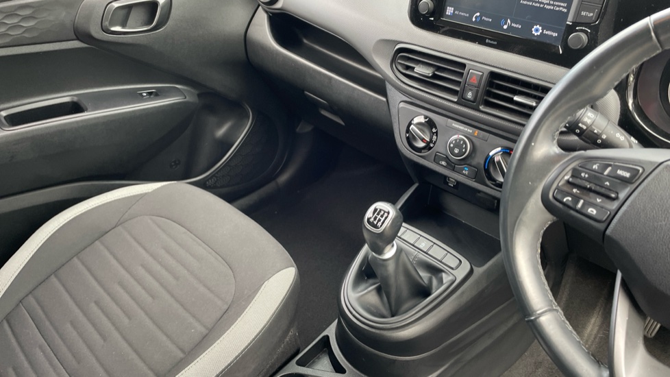 Hyundai i10 1.0 MPi SE Connect 5dr Petrol Hatchback - Image 14