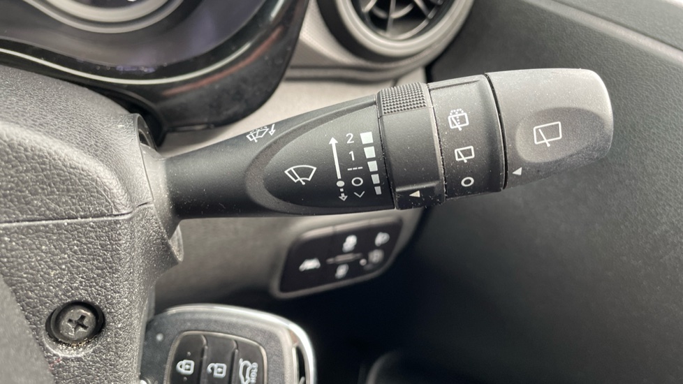 Hyundai i10 1.0 MPi SE Connect 5dr Petrol Hatchback - Image 24