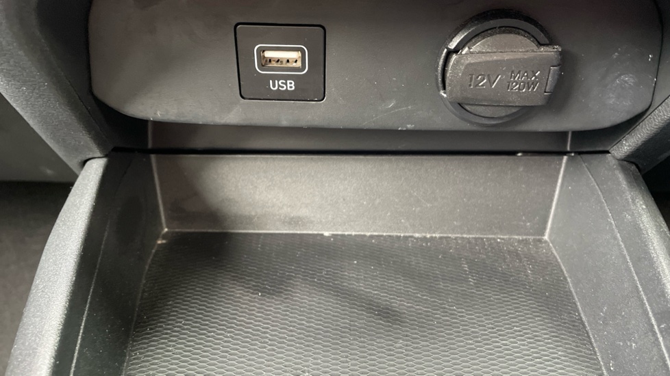 Hyundai i10 1.0 MPi SE Connect 5dr Petrol Hatchback - Image 27