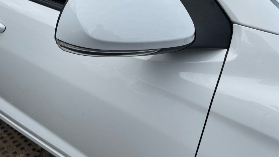 Hyundai i10 1.0 MPi SE Connect 5dr Petrol Hatchback - Image 33