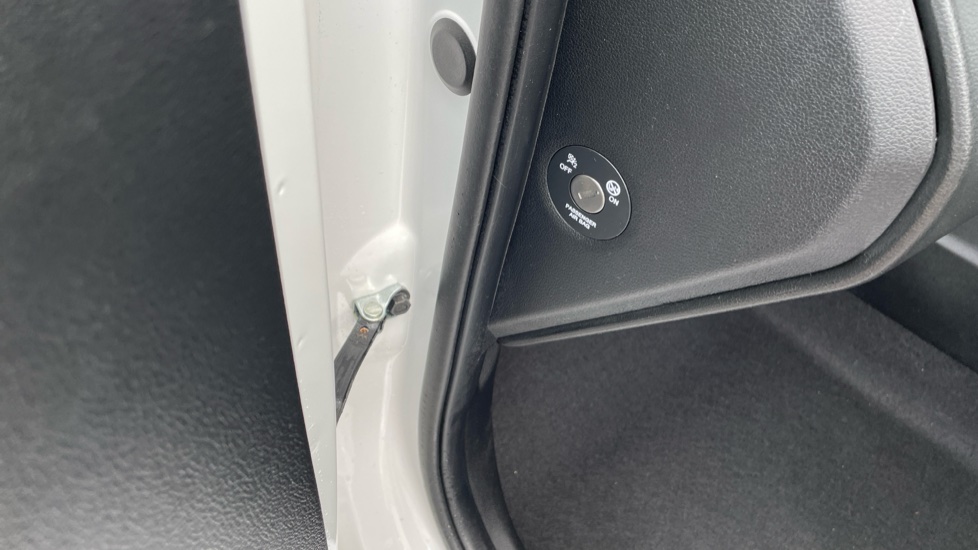 Hyundai i10 1.0 MPi SE Connect 5dr Petrol Hatchback - Image 35