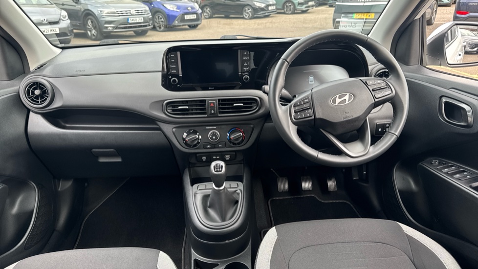 Hyundai i10 1.0 [63] Advance 5dr [Nav] Petrol Hatchback - Image 10