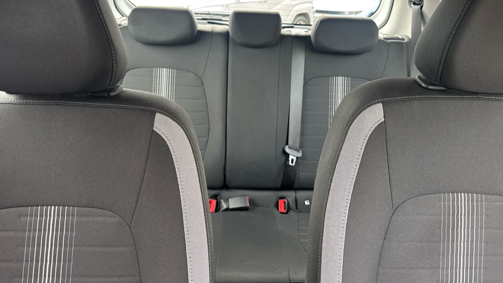 Hyundai i10 1.0 [63] Advance 5dr [Nav] Petrol Hatchback - Image 15