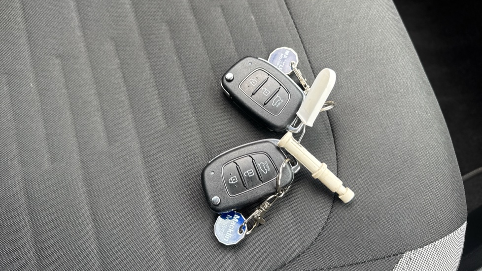 Hyundai i10 1.0 [63] Advance 5dr [Nav] Petrol Hatchback - Image 20