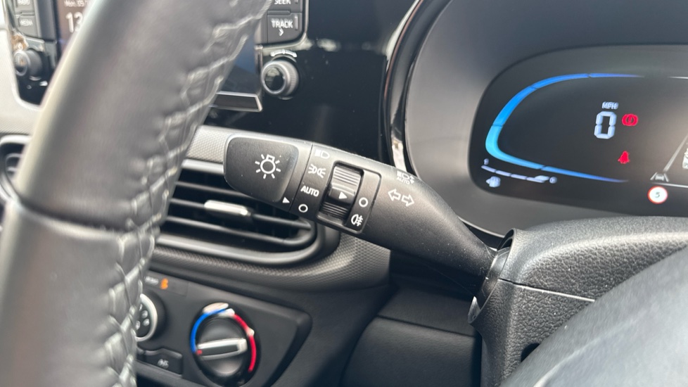 Hyundai i10 1.0 [63] Advance 5dr [Nav] Petrol Hatchback - Image 24