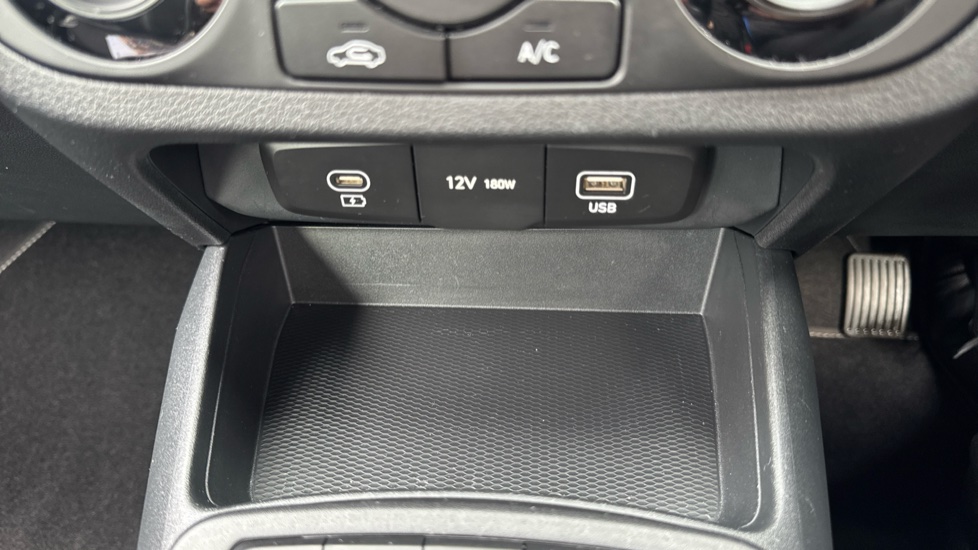 Hyundai i10 1.0 [63] Advance 5dr [Nav] Petrol Hatchback - Image 30