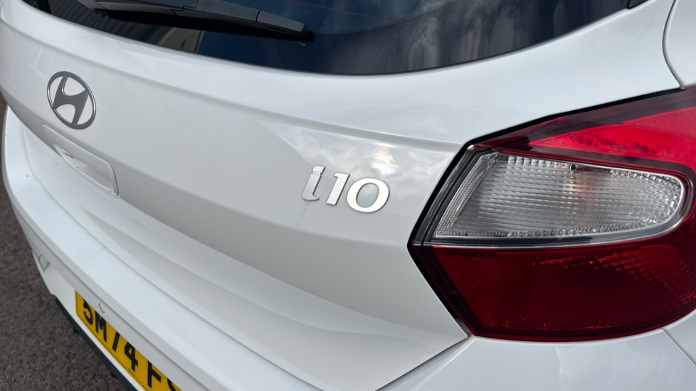Hyundai i10 1.0 [63] Advance 5dr [Nav] Petrol Hatchback - Image 38