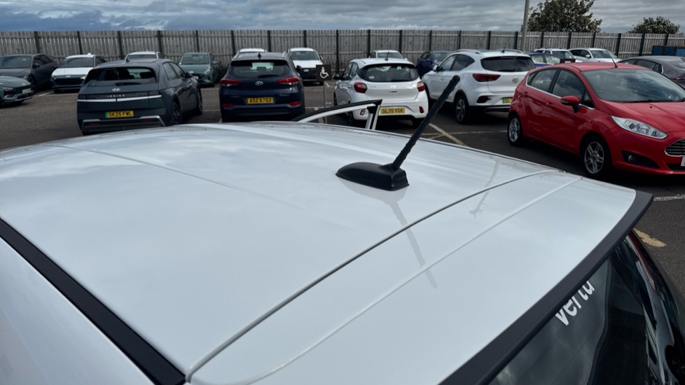 Hyundai i10 1.0 [63] Advance 5dr [Nav] Petrol Hatchback - Image 40