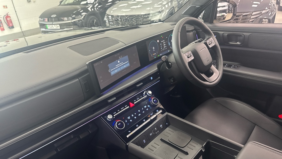 Hyundai SANTA FE 1.6 TGDi 239 Hybrid Calligraphy 5dr 4WD Auto Hybrid Estate - Image 9