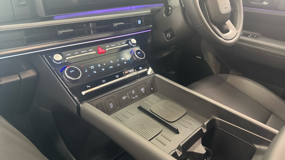 Hyundai SANTA FE 1.6 TGDi 239 Hybrid Calligraphy 5dr 4WD Auto Hybrid Estate - Image 13