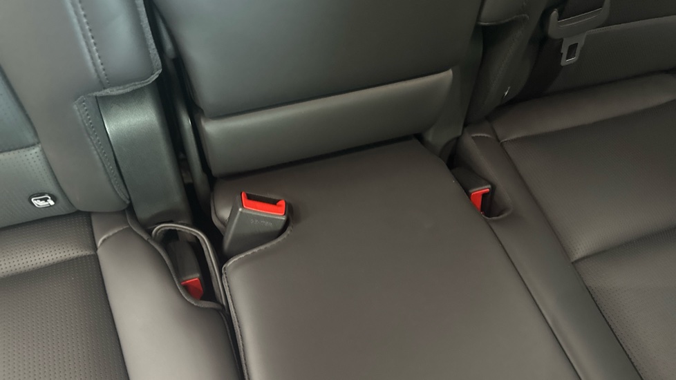 Hyundai SANTA FE 1.6 TGDi 239 Hybrid Calligraphy 5dr 4WD Auto Hybrid Estate - Image 17