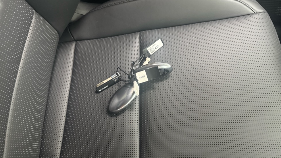 Hyundai SANTA FE 1.6 TGDi 239 Hybrid Calligraphy 5dr 4WD Auto Hybrid Estate - Image 20