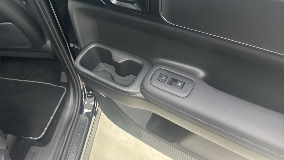 Hyundai SANTA FE 1.6 TGDi 239 Hybrid Calligraphy 5dr 4WD Auto Hybrid Estate - Image 32