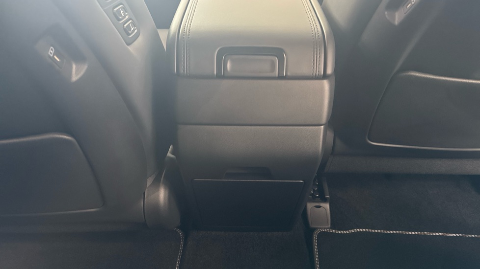 Hyundai SANTA FE 1.6 TGDi 239 Hybrid Calligraphy 5dr 4WD Auto Hybrid Estate - Image 33