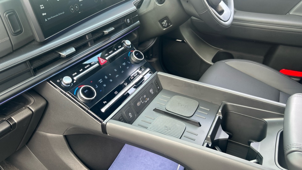 Hyundai SANTA FE 1.6 TGDi 239 Hybrid Calligraphy 5dr 4WD Auto Hybrid Estate - Image 13