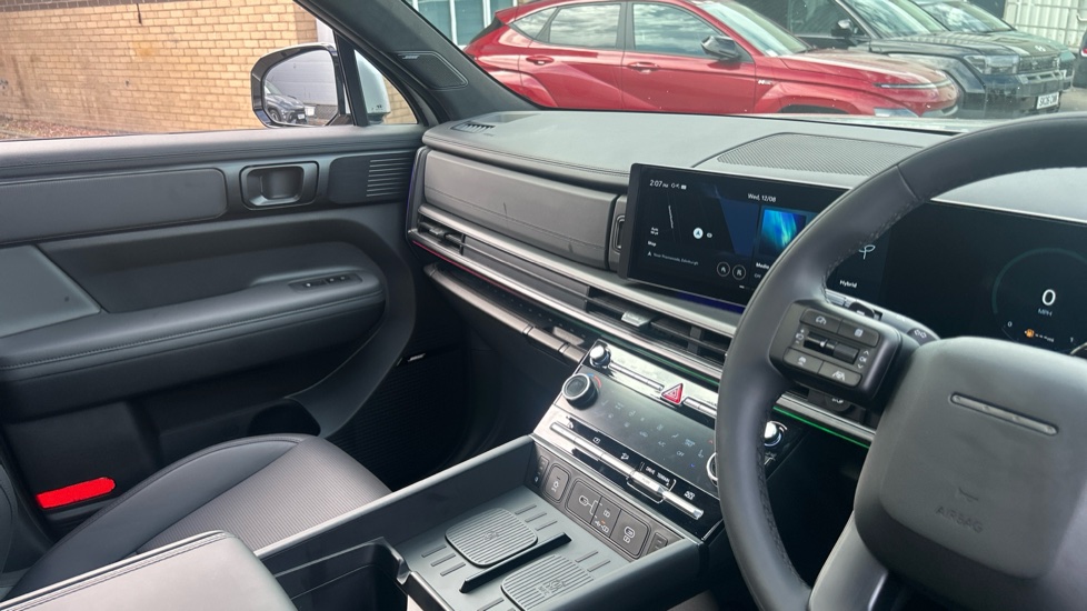 Hyundai SANTA FE 1.6 TGDi 239 Hybrid Calligraphy 5dr 4WD Auto Hybrid Estate - Image 14
