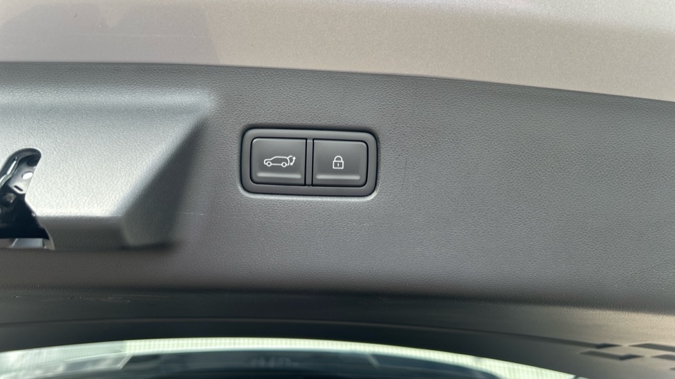 Hyundai SANTA FE 1.6 TGDi 239 Hybrid Calligraphy 5dr 4WD Auto Hybrid Estate - Image 37