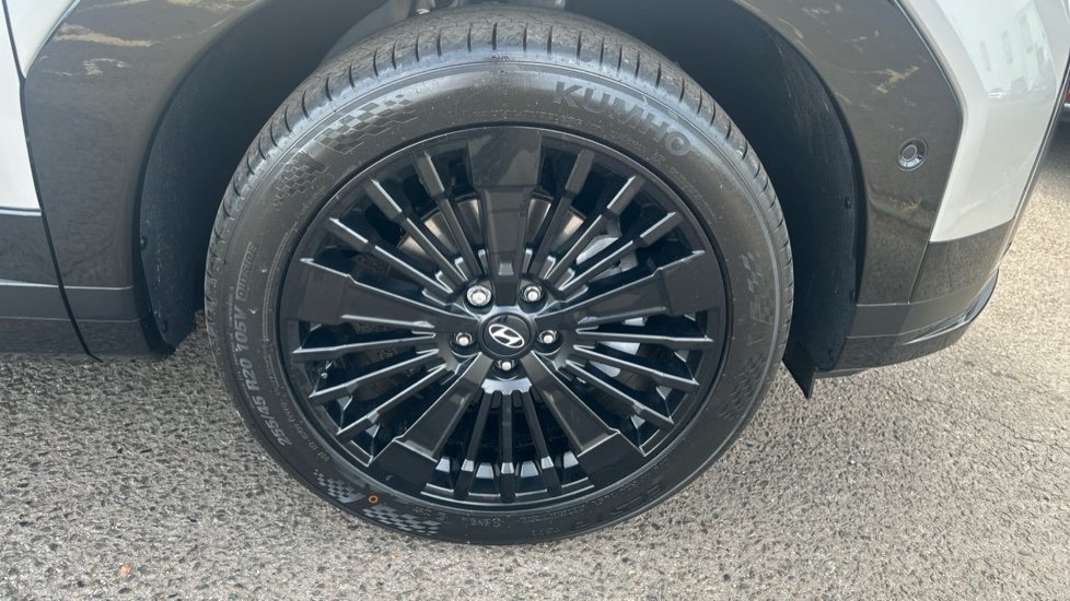 Hyundai SANTA FE 1.6 TGDi 239 Hybrid Calligraphy 5dr 4WD Auto Hybrid Estate - Image 40